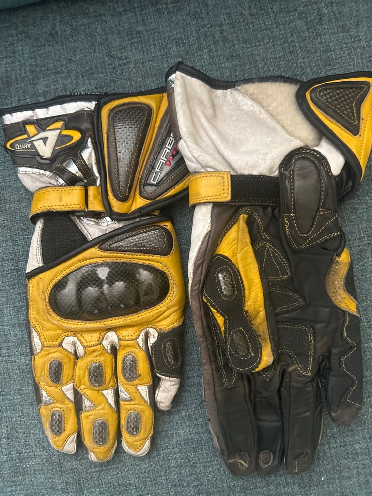 Motorbike gloves