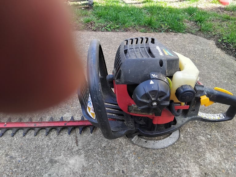 Hedge trimmer 