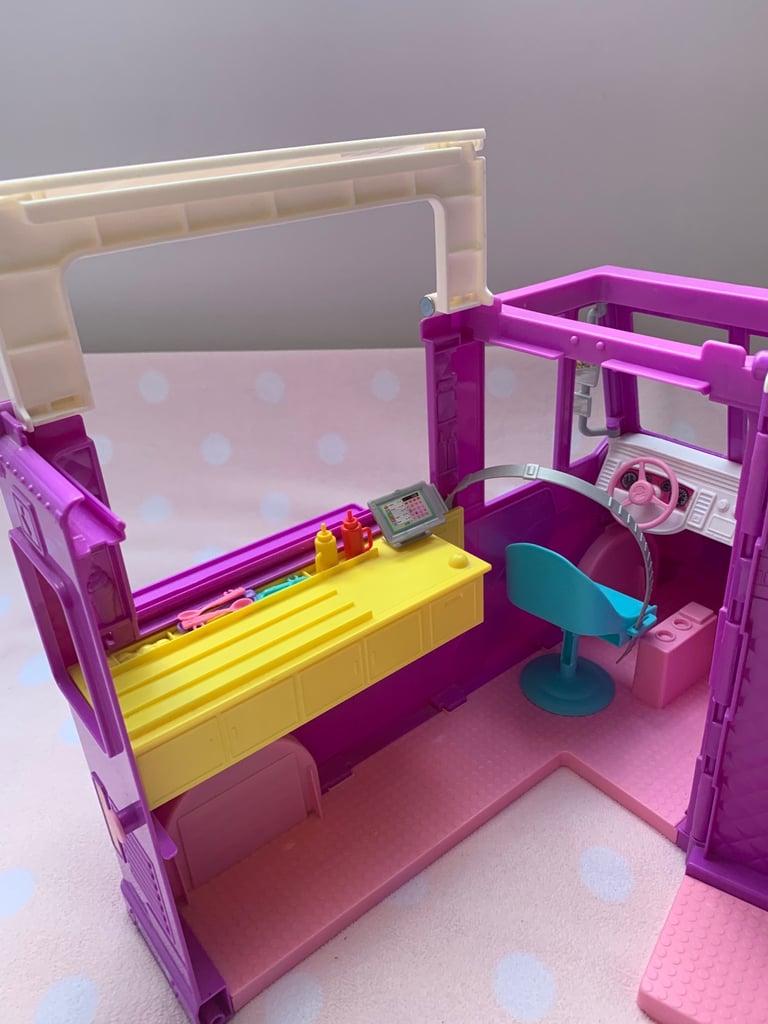 Barbie Fresh N Fun Food Truck With Accessories