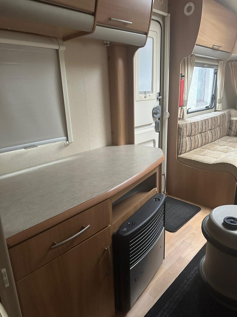 2008 Swift charisma 555 4 Berth with fixed bed