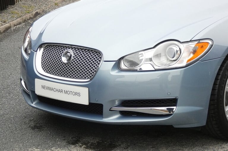2010 Jaguar XF d V6 Luxury Saloon Diesel Automatic