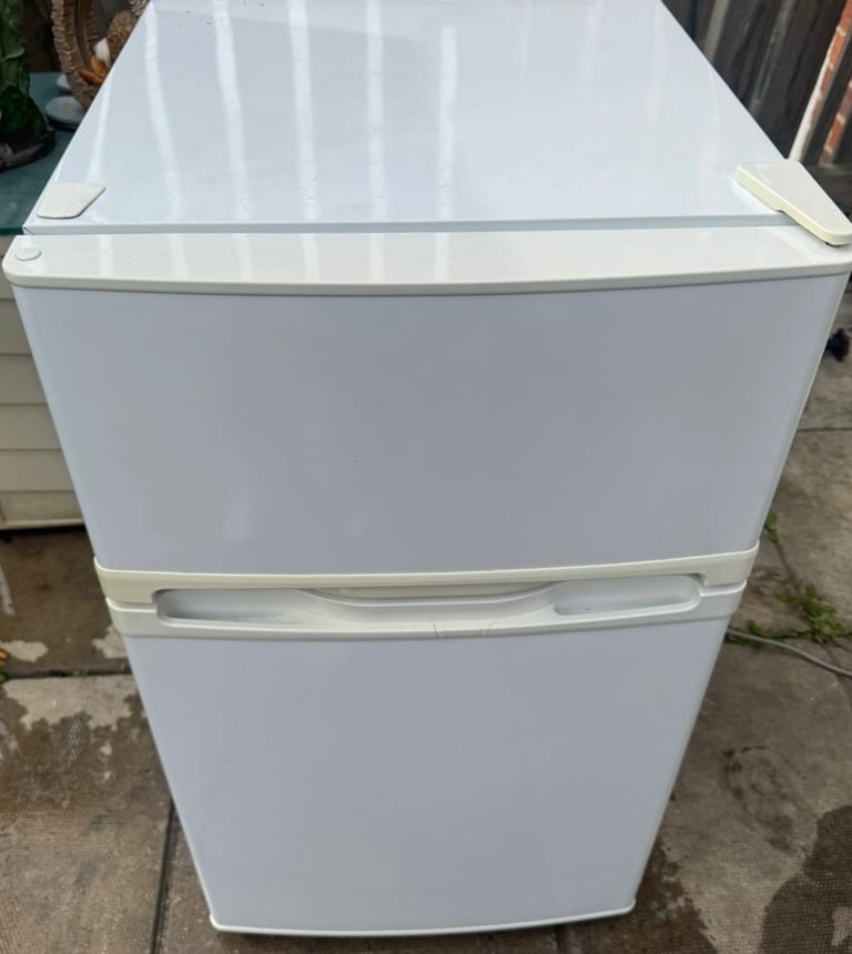 White Undercounter Fridge Freezer For Sale/ FREE DELIVERY