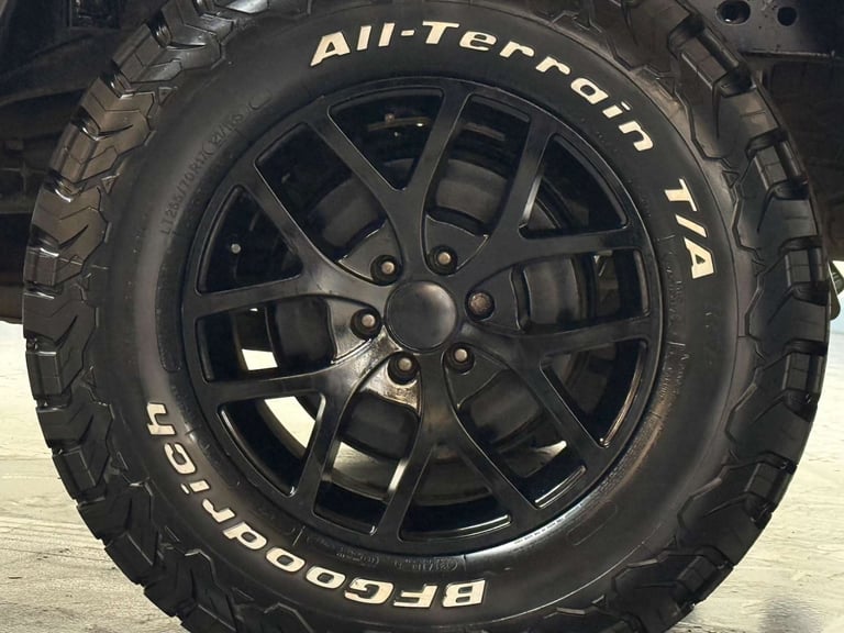 2018 Nissan Navara 2.3 dCi Off-Roader AT32 Auto 4WD Euro 6 4dr Pickup Diesel Automatic