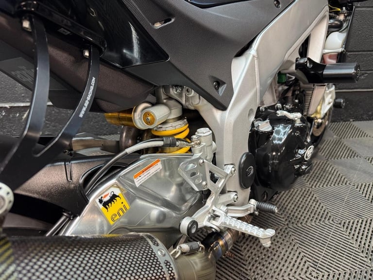 2011 Aprilia Tuono 1000 V4 1000 V4 R APRC Petrol Manual (165 bhp)