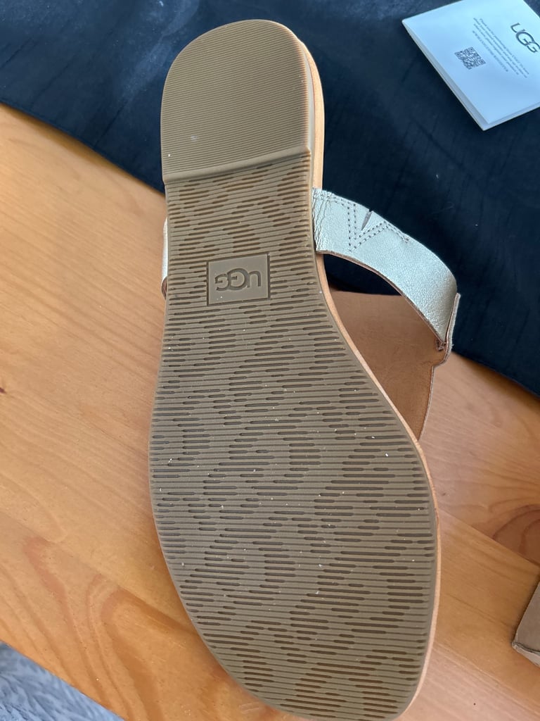  New UGG ladies sandals