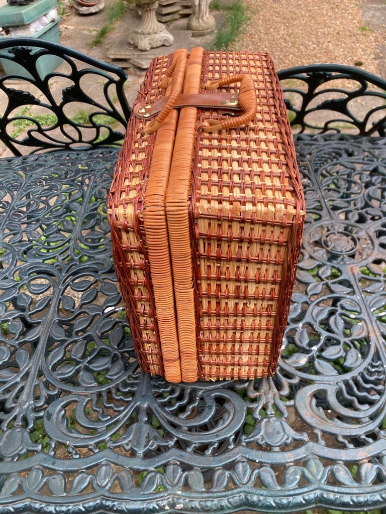 Unused 4 piece picnic set in wicker basket  - 'Reasonable' offer accepted 