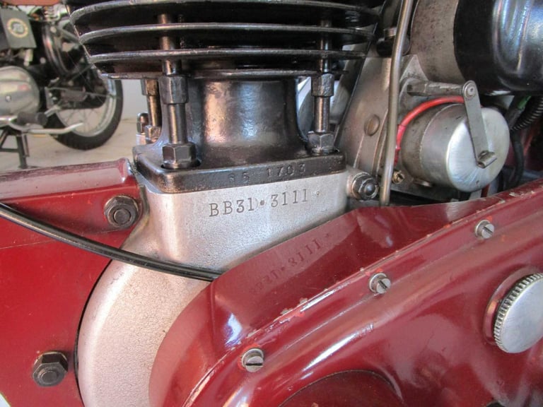BSA B31 350 CC CLASSIC MOTORCYCLE