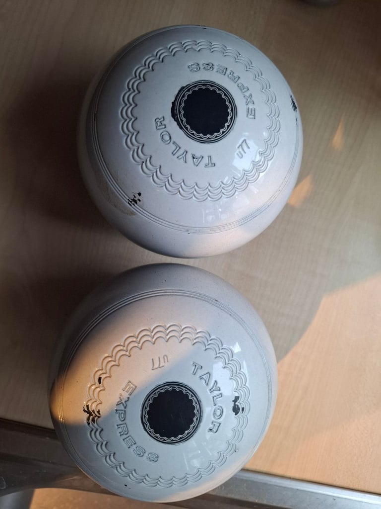 Crown green bowls