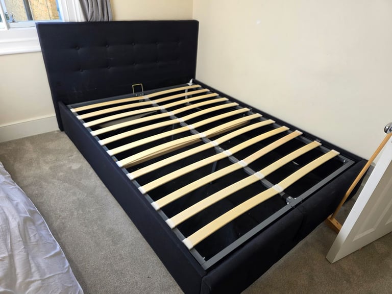 (can deliver) Ottoman double bed and mattress 