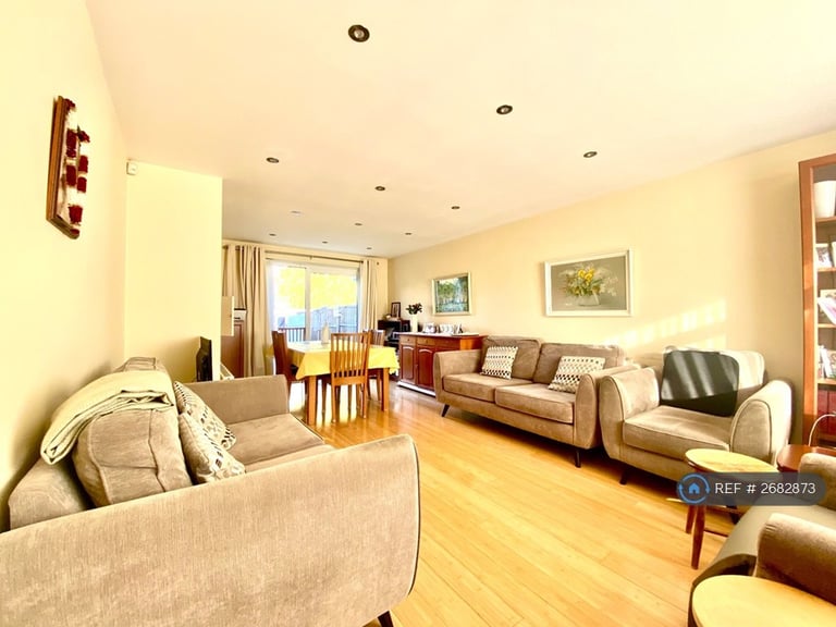 3 bedroom house in Warden Avenue, Harrow, HA2 (3 bed) (#2682873)