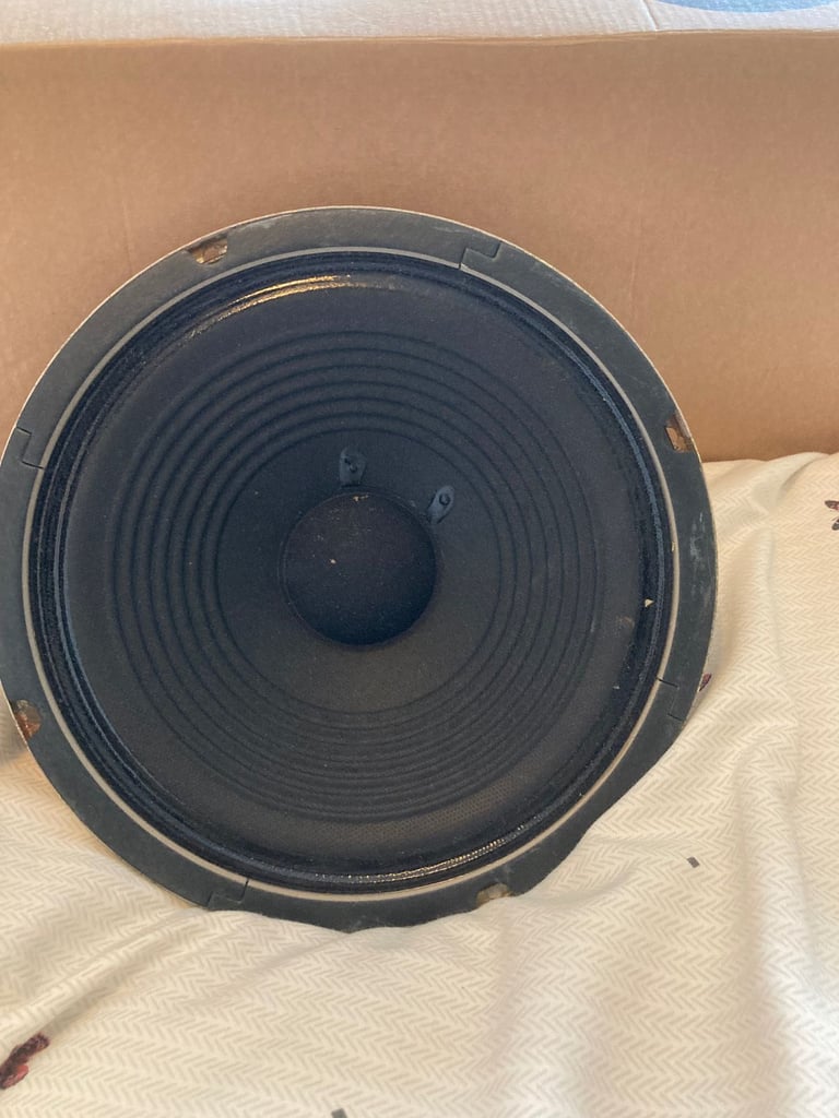 @@  CELESTION 8 INCH GUITAR AMP SPEAKERS X 3.. ALL GOOD.. 15 WATTS AND 8 OHMS EACH  @@