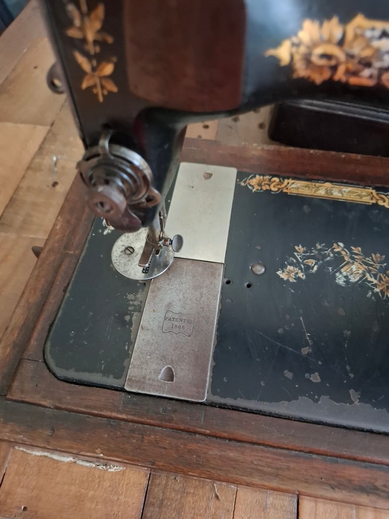 Antique Singer Sewing Machine 