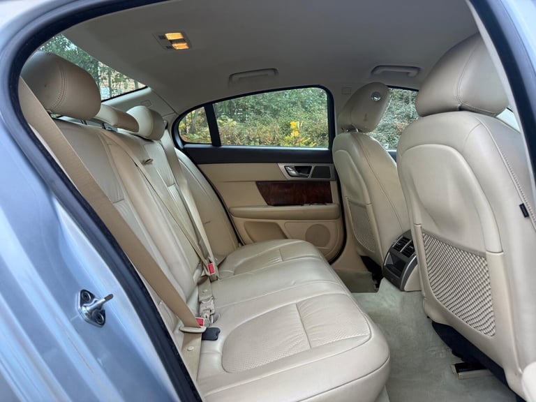 2009 Jaguar XF 3.0d V6 Premium Luxury 4dr Auto SALOON DIESEL Automatic