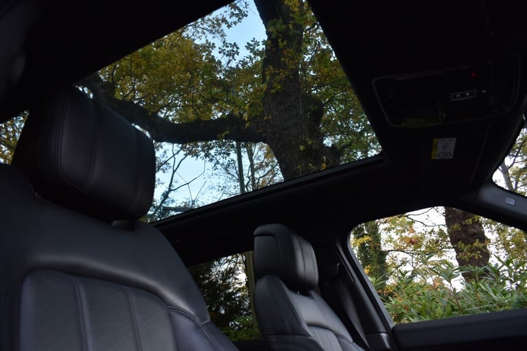 2021 Land Rover Range Rover Sport HSE SILVER+Panoramic Roof and Electric Deployable Tow Pack Esta...