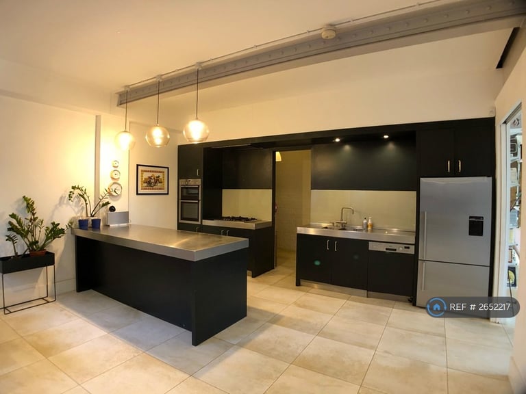 4 bedroom house in The Gardens, London, SE22 (4 bed) (#2652217)