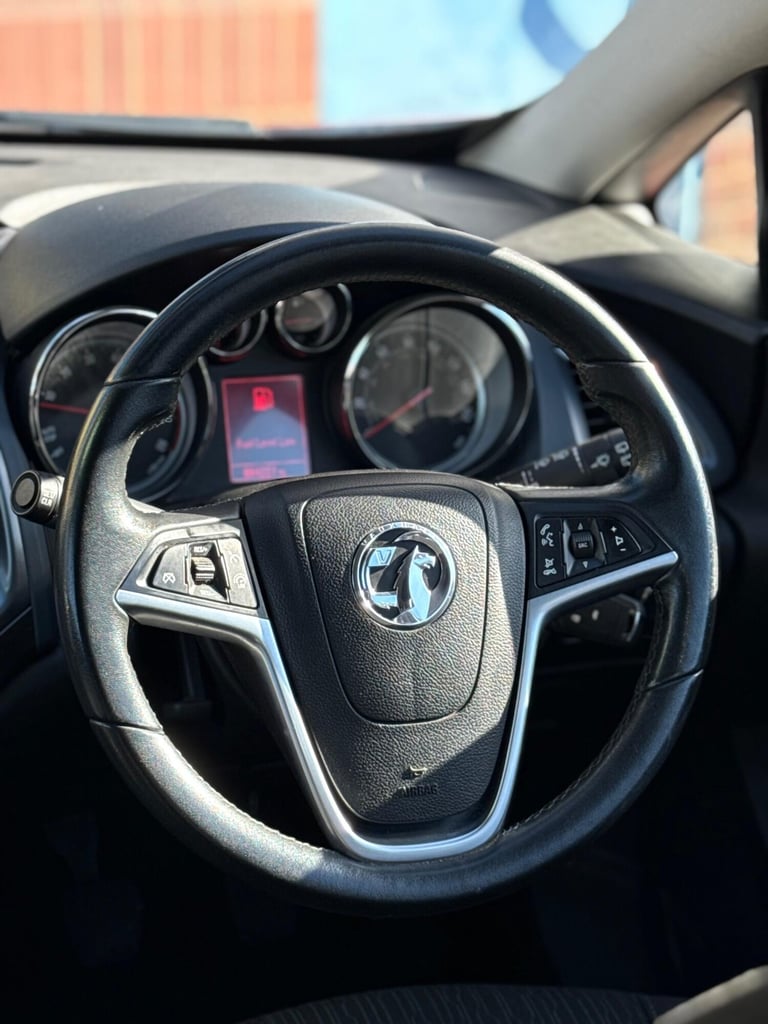 2014 Vauxhall Astra GTC 1.4T 16V Sport Euro 5 (s/s) 3dr HATCHBACK Petrol Manual