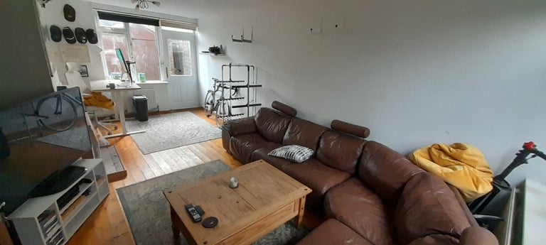 3-Bedroom House for Rent – Combe Down, Bath from 1 November
