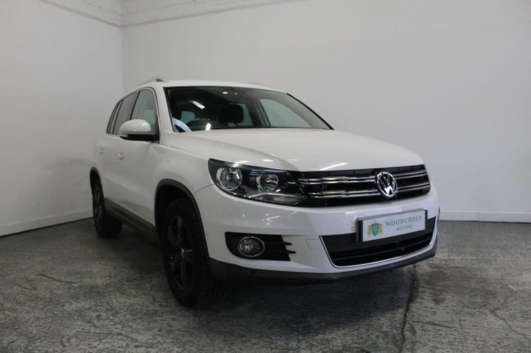 image for VOLKSWAGEN TIGUAN 2.0 TDI BlueMotion Tech SE 4WD Euro 5 (s/s) 5dr 2012