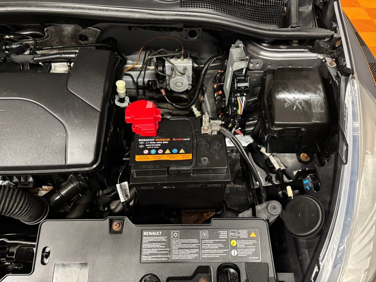 2015 Renault Clio 1.2 16V Dynamique Nav 5dr HATCHBACK Petrol Manual