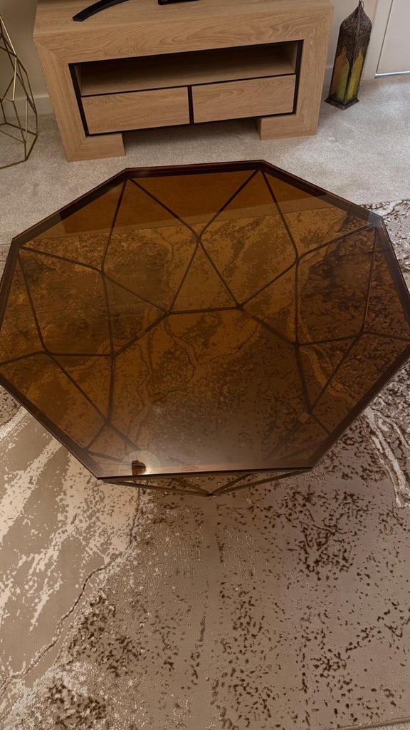 Glass coffee table 