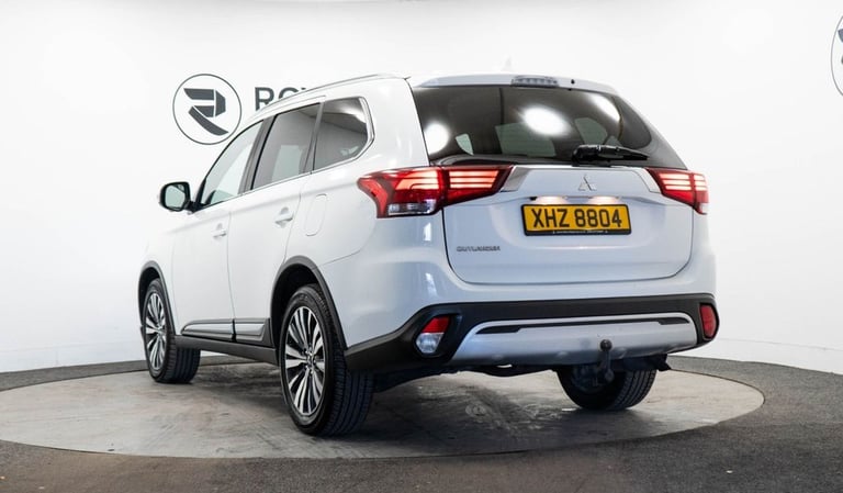 2020 MITSUBISHI OUTLANDER 2.0 MIVEC EXCEED SUV 5DR PETROL CVT 4WD EURO 6 (S/S) (