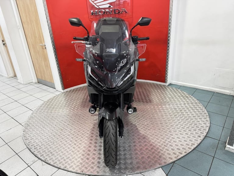 2025 '25' Honda NT 1100 D-P