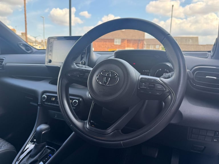 2022 Toyota Yaris 1.5 VVT-h Dynamic E-CVT Euro 6 (s/s) 5dr HATCHBACK Petrol/Electric Hybrid Autom...
