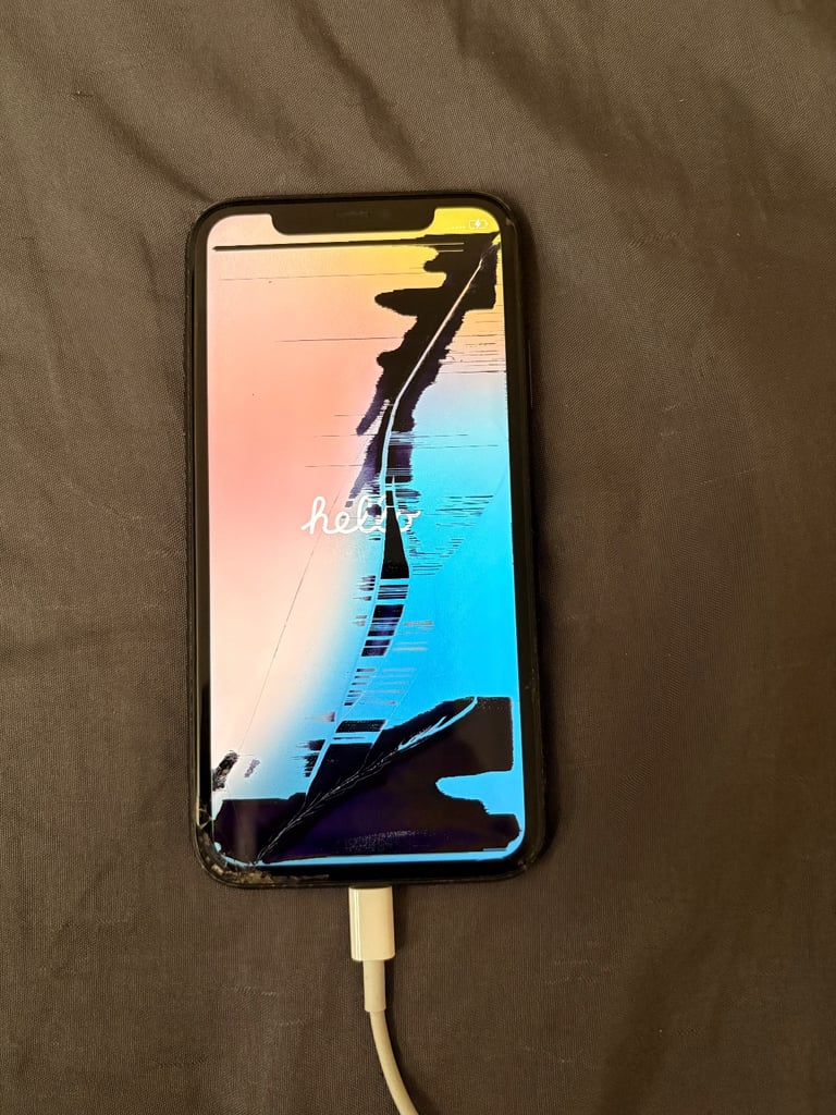 iPhone 11 - 64GB - Unlocked - Broken Screen + Speaker Fault (For Repair) open to offers