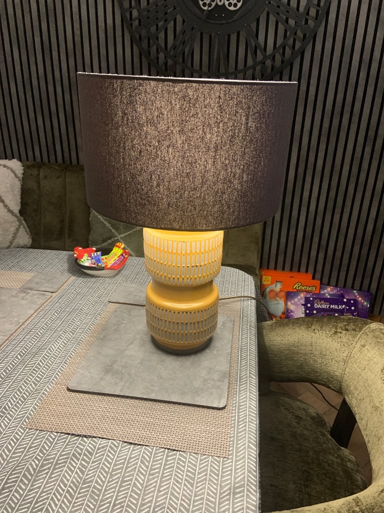 Table lamp