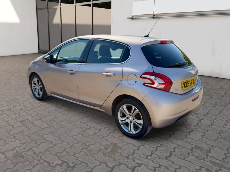 2013 Peugeot 208 1.2 e-VTi Allure 5dr EGC HATCHBACK Petrol Manual