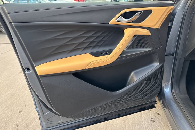 2024 MG MG HS 106290 Hatchback Petrol Manual