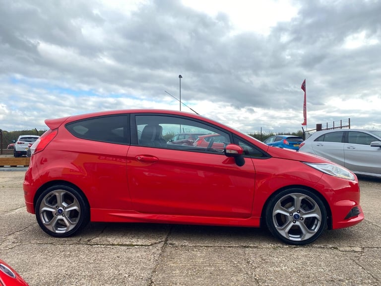 2016 FORD FIESTA 1.6 T ST-3 1 OWNER FULL SERVICE HISTORY NEW CAMBELT