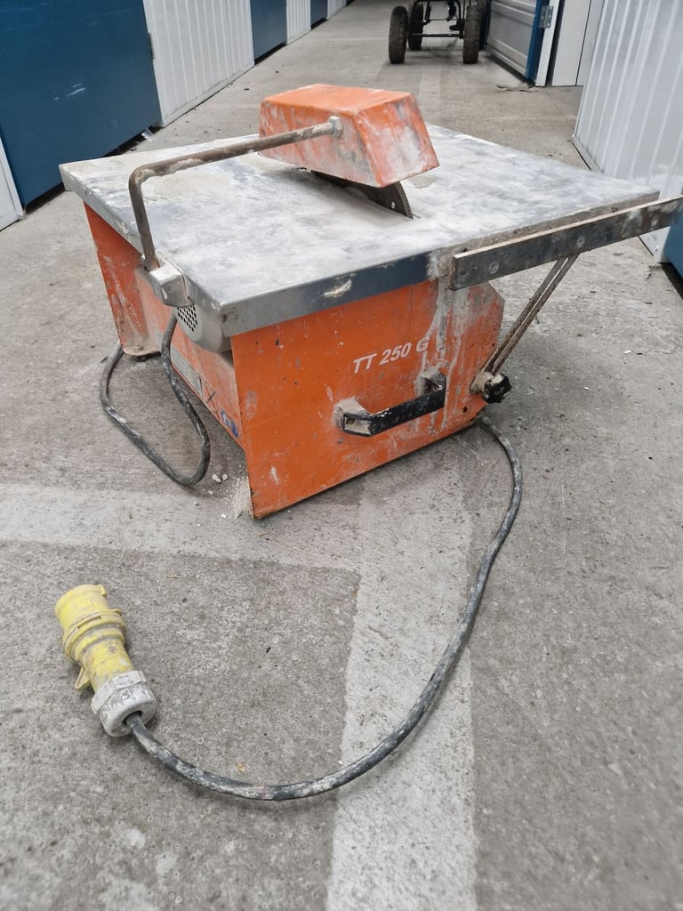 Norton clipper tile cutter