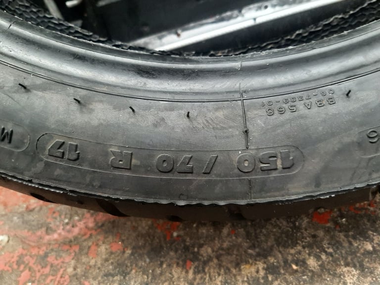 150/70/17 tubeless  rear motorcycle  tyre ready to fit no punchers great thread 