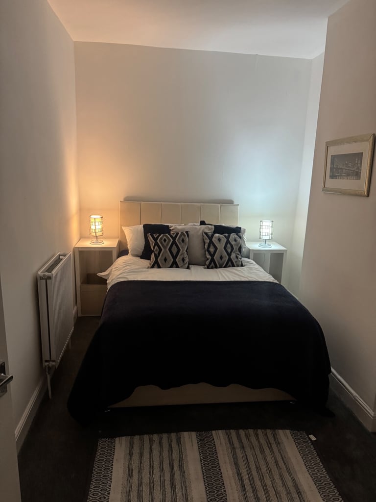 Spacious double room  available