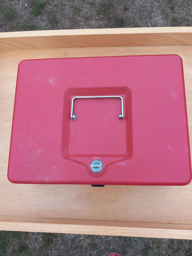 image for Money/storage lock box tin