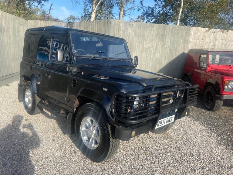  Land Rover Defender 90 2.5 TDi County Station Wagon 3dr Diesel Manual (111 bhp) Diesel Manual