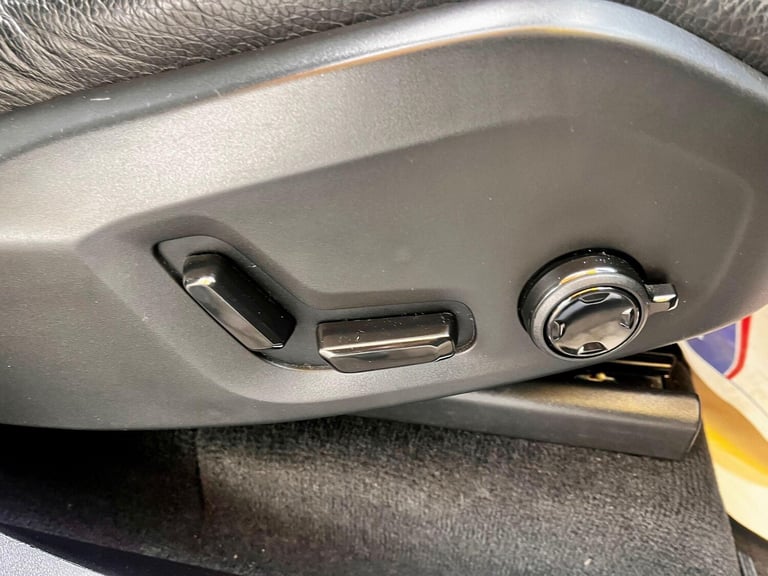 2023 Volvo XC90 2.0h T8 Recharge 18.8kWh Plus Auto 4WD Euro 6 (s/s) 5dr ESTATE Petrol/Electric Hy...