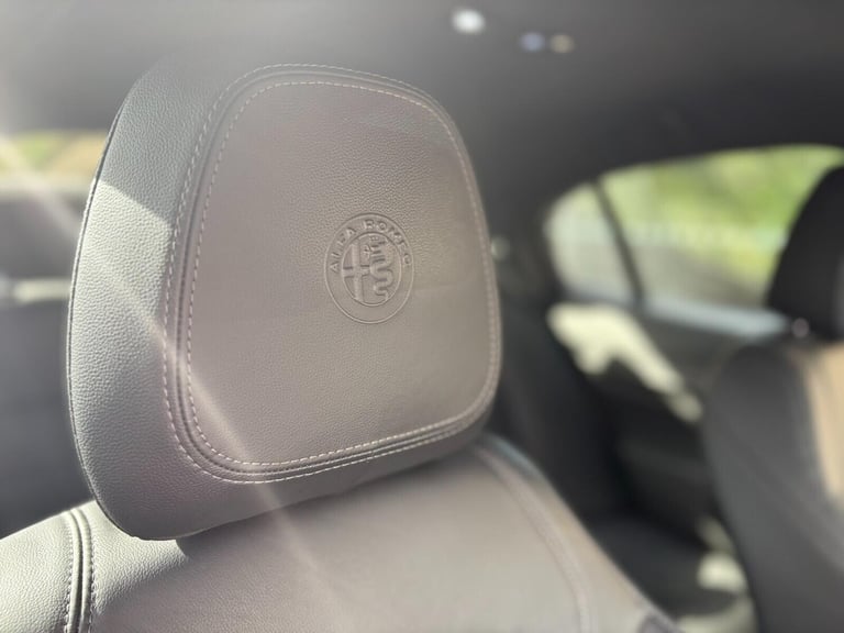 2022 Alfa Romeo Giulia 2.9 V6 Bi-Turbo Quadrifoglio Saloon 4dr Petrol GPF Auto Euro 6 (s/s) (510 ...
