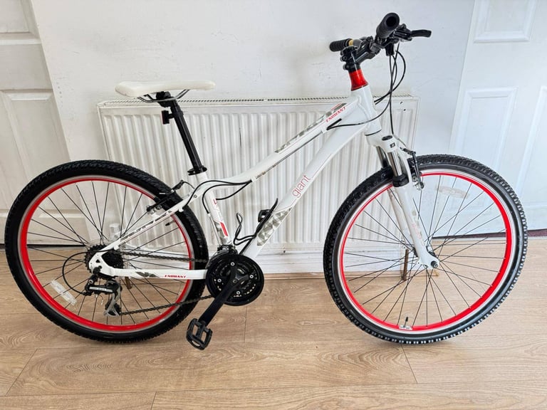 image for Giant liv 1 enchant mountain bike in very good condition all fully working 