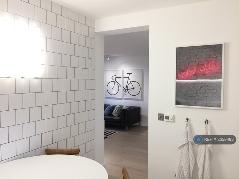 3 bedroom flat in Manning House, London, W11 (3 bed) (#2658493)