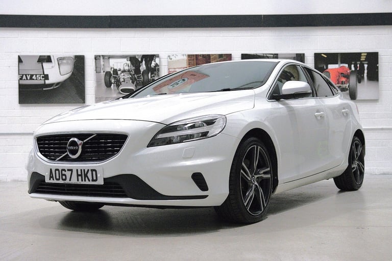 2017 Volvo V40 2.0 T2 R-Design Nav Plus Euro 6 (s/s) 5dr HATCHBACK Petrol Manual