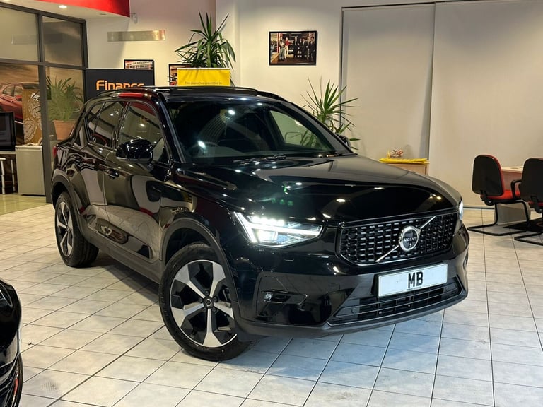 image for VOLVO XC40 2.0 Ultimate Dark B3 (163 hp) 2024