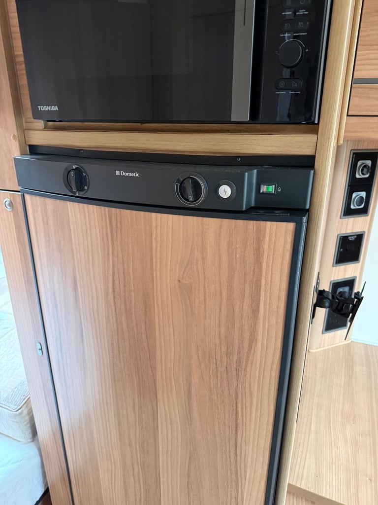 2013 Bailey Approach 745 SE - 2 ltr - 50,000 Miles - 4 Berth / 4 Belts