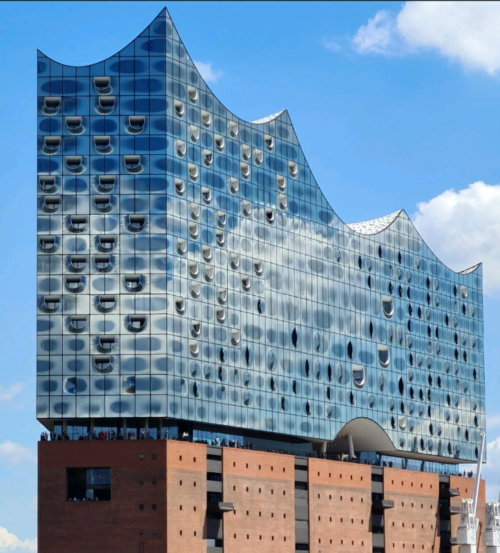 German native offers German tuition: general/business, Nat 5s, Highers, Advanced Highers