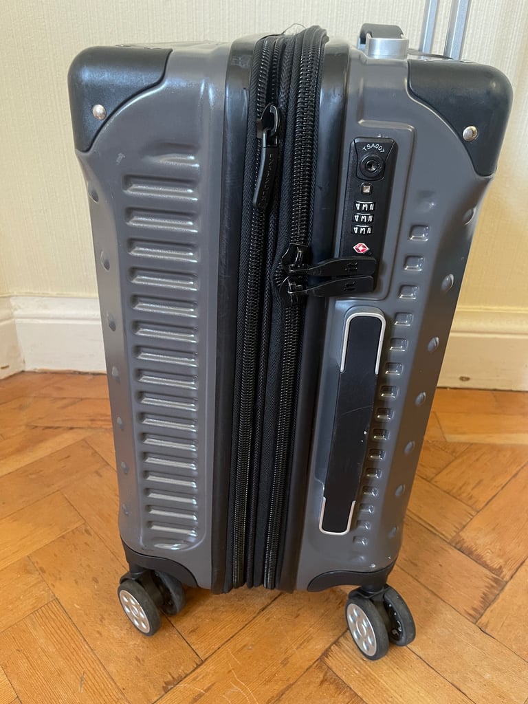 IT Suitcase (slight damage) Hand Luggage 