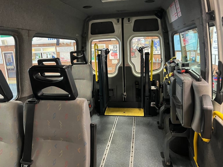 2010 - 10 - VOLKSWAGEN CRAFTER CR35 2.5TDI BLUE 108PS 8 SEAT DISABLED MINIBUS