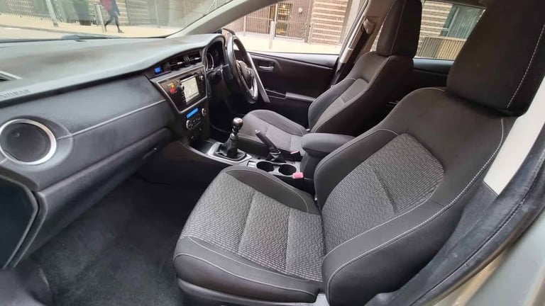 Toyota Auris 1.6 V-Matic Icon Plus Euro 5 | 5-Door Hatchback | ULEZ Compliant | Long MOT