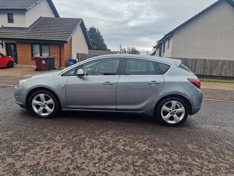 Vauxhall, ASTRA, Hatchback, 2010, automatic 1598 (cc), 5 doors