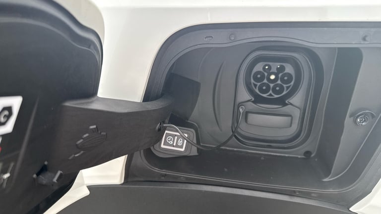 2025 Vauxhall Mokka Electric 50kWh Griffin SUV 5dr Electric Auto (136 ps) SUV Electric Automatic